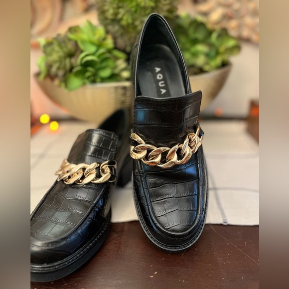 Aqua Shoes - AQUA Croc-Embossed Black Leather Loafers w/Gold Chain Size 7.5 EUC